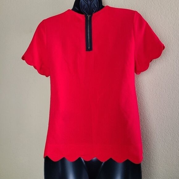 Monteau Scalloped Top   - Picture 4 of 7